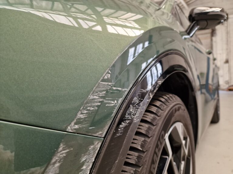 Leichter Schaden am Radlauf – Schräge Perspektive für Gutachten