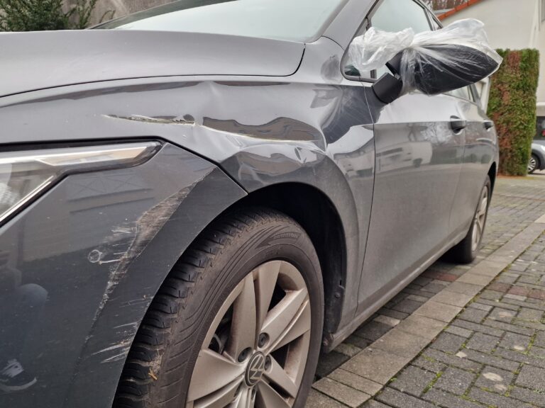 Fahrzeug mit starkem Seitenschaden – Gutachtenerstellung durch AS in Iserlohn