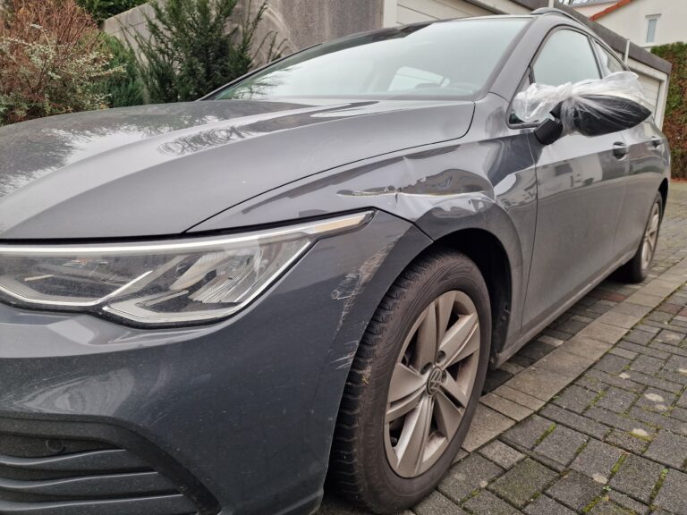 Deutliche Karosserieverformung nach Parkrempler – AS Gutachter Iserlohn